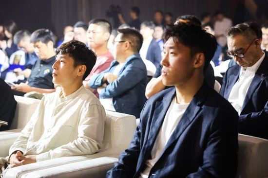 进行深入合作相关图片